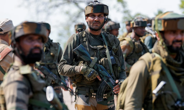 مقبوضہ کشمیر میں بھارتی فوج کی کارروائیاں تیز، ہزاروں کشمیریوں کی گرفتاریاں، سرچ آپریشن جاری