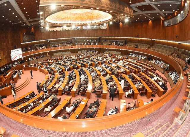 سینیٹ اجلاس میں کینالز کے معاملے پر پیپلزپارٹی کا واک آوٹ، اپوزیشن کا شور شرابہ