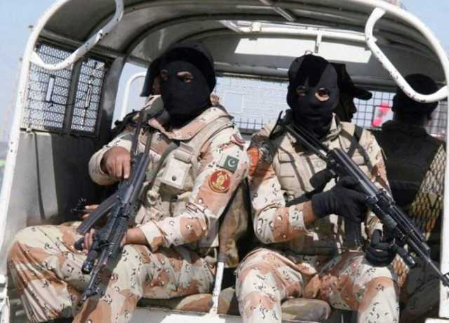 کراچی، رینجرز و پولیس کی افغان کیمپ سپر ہائی وے پر کارروائی، 4 ملزمان گرفتار