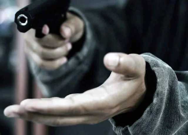 کراچی میں ڈکیتوں سے پولیس افسران بھی غیر محفوظ