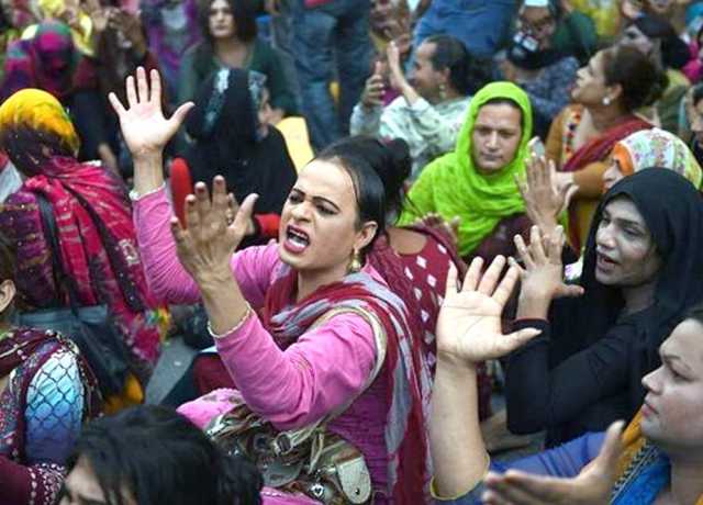 کراچی، خواجہ سراؤں کا بھارت مخالف احتجاج، پاک افواج کی مکمل حمایت کا اظہار