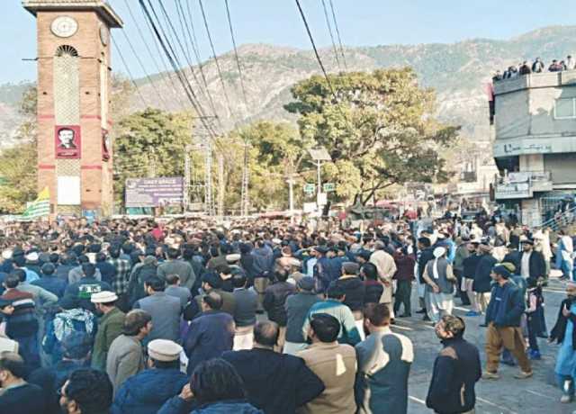 آزاد کشمیر، لوگ پاک فوج کی حمایت میں سڑکوں پر نکل آئے