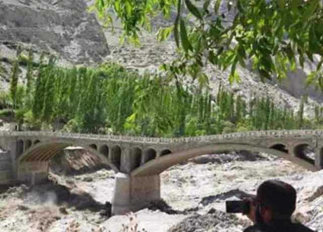 درجہ حرارت بڑھنے سے گلیشیئرز جھیلوں کے پھٹنے کا خدشہ