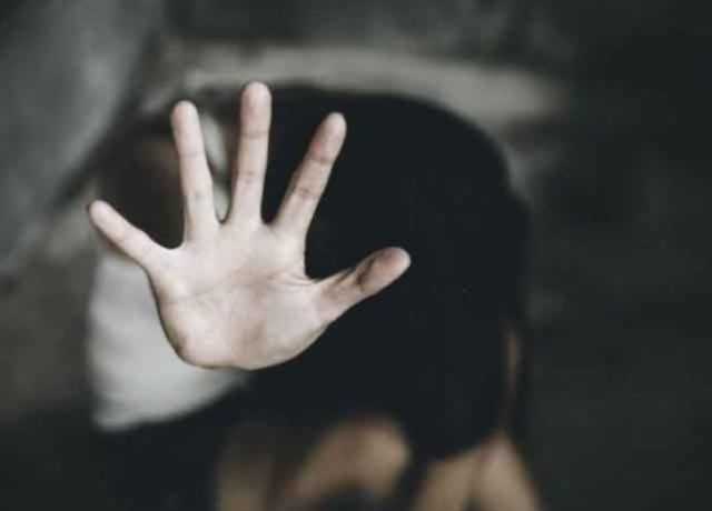 مدرسے جانیوالی طالبہ کو 5 درندوں نے اجتماعی زیادتی کا نشانہ بنا ڈالا