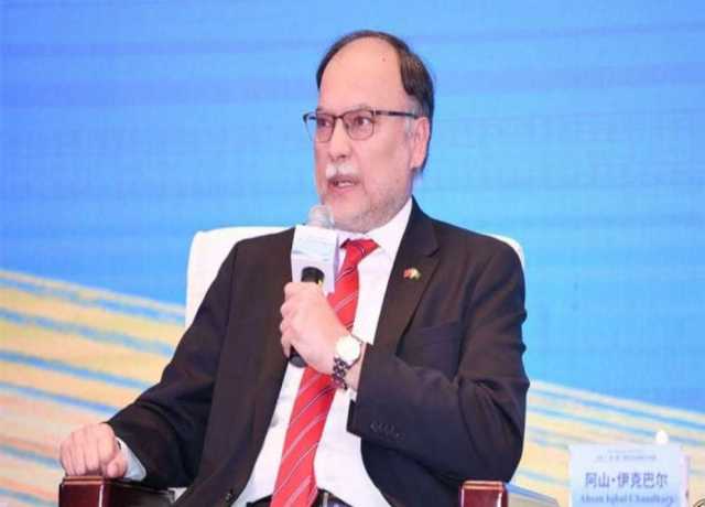 ہم تسخیر کائنات کی بجاے تسخیر مساجد میں لگے ہوئے ہیں، احسن اقبال
