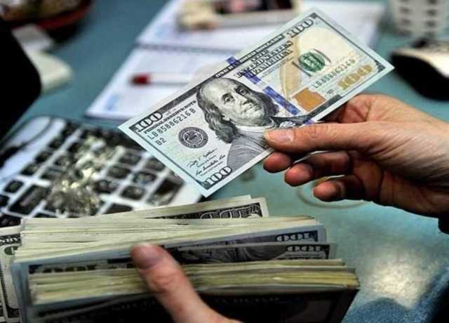 کرنسی مارکیٹ میں پاکستانی روپے کے مقابل امریکی ڈالر گراوٹ کا شکار