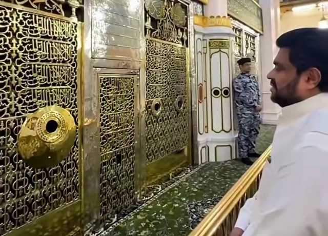 گورنر سندھ کی اہلِ خانہ کے ہمراہ روضہ رسول اکرمؐ پر حاضری