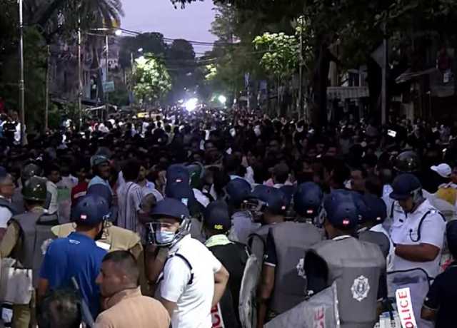 بھارتی ریاست مغربی بنگال میں پُرتشدد فرقہ وارانہ تصادم، 40 افراد گرفتار