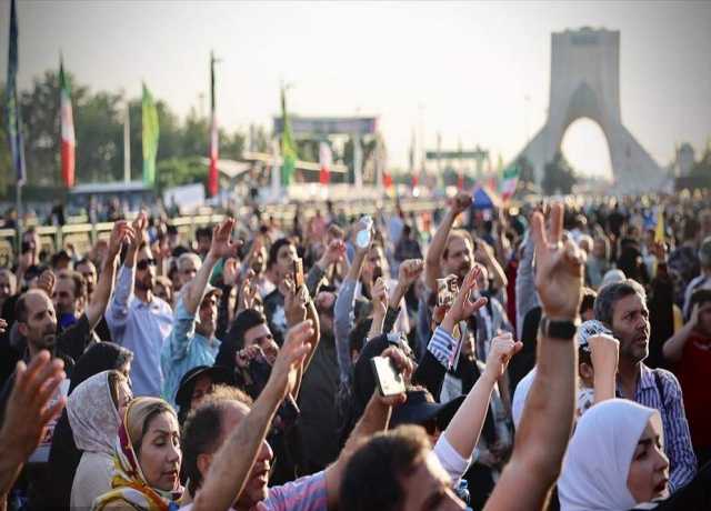 30 لاکھ افراد کا مارچ، تہران کی سڑکوں پر ایران ذوالفقار علیؑ کے نعروں سے گونج اٹھا