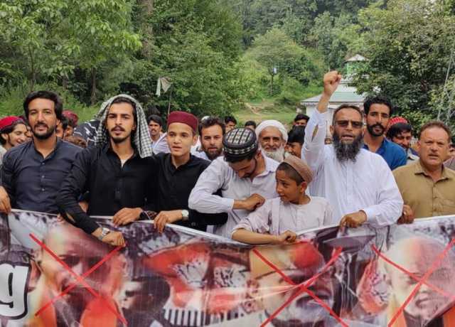 حق خودارادیت کے مطالبے پر زور دینے کے لئے راول گلی آزاد کشمیر میں ریلی