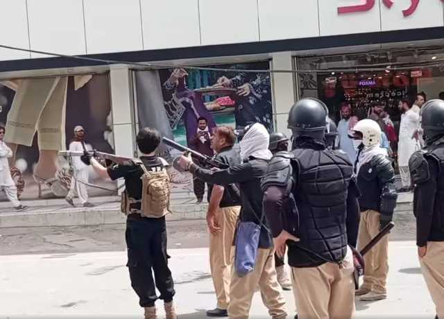 کوئٹہ، پولیس کا گرینڈ الائنس کے مظاہرین پر شیلنگ، قائدین گرفتار