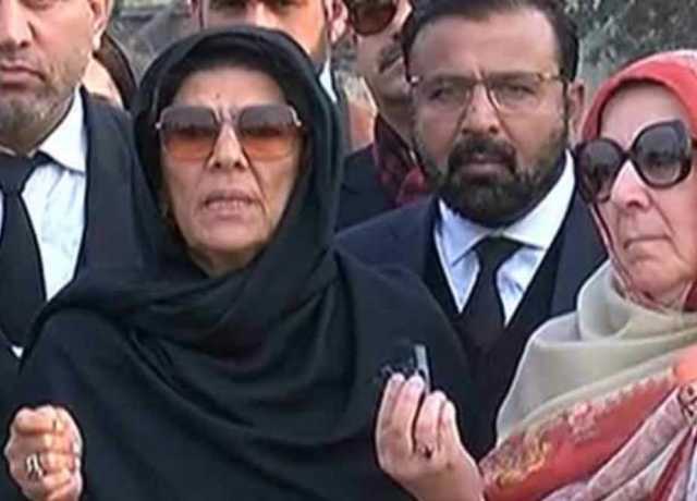 جو اراکین اسمبلی بوجھ نہیں اٹھا سکتے وہ گھر جائیں، علیمہ خان