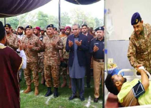 سید عاصم منیر کا پشاور کا دورہ، شہدا کی نماز جنازہ میں شرکت اور زخمیوں کی عیادت کی
