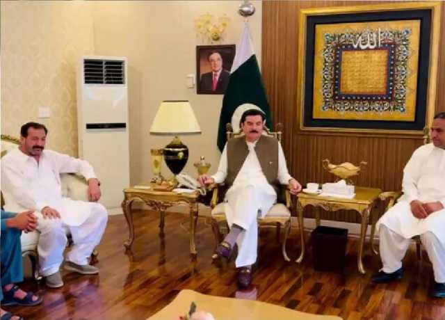 گورنر کے پی کا سیاحوں کی جان بچانے والے نوجوانوں کو عمرے پر بھجوانے، سول ایوارڈ کی سفارش کا اعلان