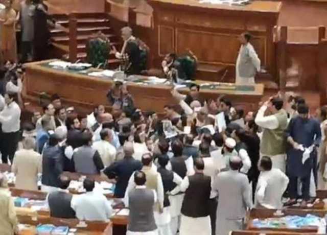 پنجاب اسمبلی ہنگامہ آرائی، اپوزیشن کے 26 ارکان کو ڈی سیٹ کرنے کیلئے کارروائی کا آغاز