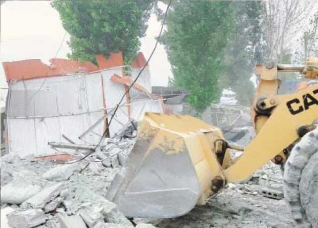سوات، وفاقی وزیر امیر مقام کا ہوٹل زد میں آنے پر تجاوزات کیخلاف آپریشن روک دیا گیا
