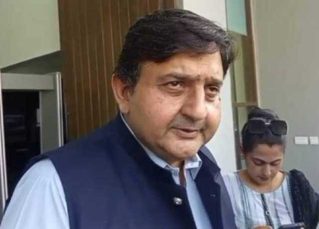 گالیاں دینے، گریبان پکڑنے، حملہ کرنے کی اجازت نہیں دی جا سکتی، ملک احمد خان