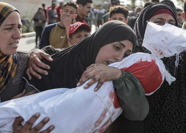 غزہ، خوراک کے انتظار میں کھڑے فلسطینیوں پر ایک بار پھر صیہونی فوج کی فائرنگ، 42 شہید