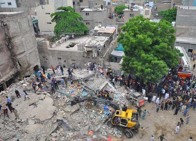 کراچی، لیاری کی تمام مخدوش عمارتیں خالی کرانے کا فیصلہ، گرینڈ آپریشن کا امکان