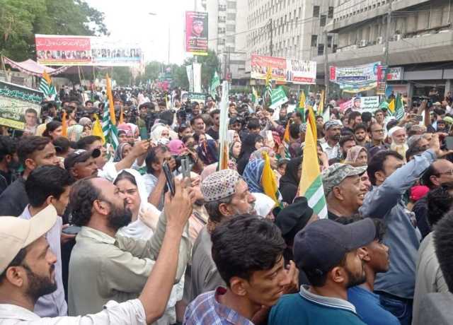کراچی میں کل جماعتی حریت کانفرنس کے زیراہتمام شاندار ریلی