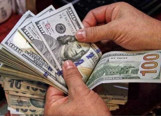 زرمبادلہ کی دونوں مارکیٹوں میں روپے کے مقابلے میں ڈالر تگڑا