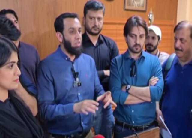 بھارت بوکھلاہٹ کا شکار، فتنہ الہند کو جڑ سے اکھاڑ پھینکیں گے، عطا تارڑ