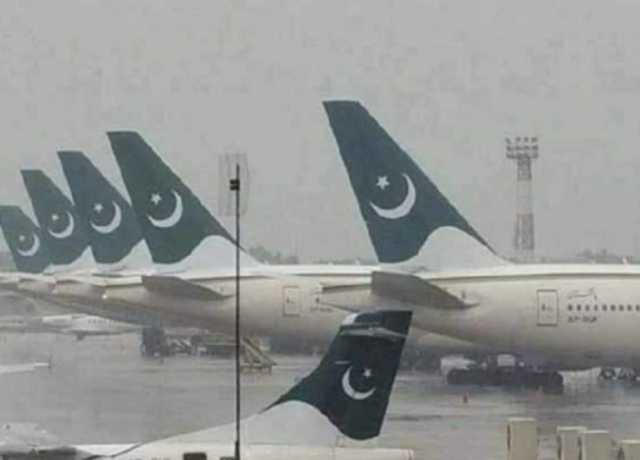 لاہور سمیت پنجاب میں طوفان اور بارش سے فلائٹ آپریشن متاثر