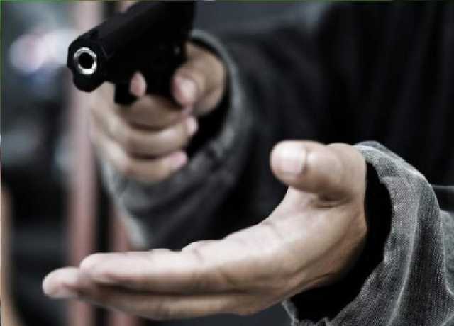 کراچی میں مسلح ڈکیت گروہ کی دیدہ دلیری، ناکہ لگا کر شہریوں کو لوٹنے لگے