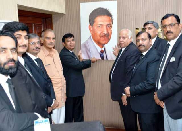  طاقت کے نشے میں چور مودی نے بالآخر ٹرمپ کے پائوں پکڑ کر جنگ بندی کا اعلان کیا، محمد اظہر مغل 