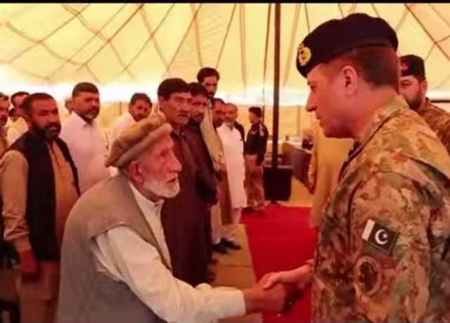کمانڈر ایف سی این اے کا نگر کا دورہ، شہداء کے اہل خانہ سے ملاقات