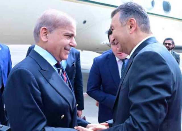 شہباز شریف 2 روزہ دورہ پر تاجکستان پہنچ گئے، دوشنبے ایئر پورٹ پر پُرتپاک استقبال