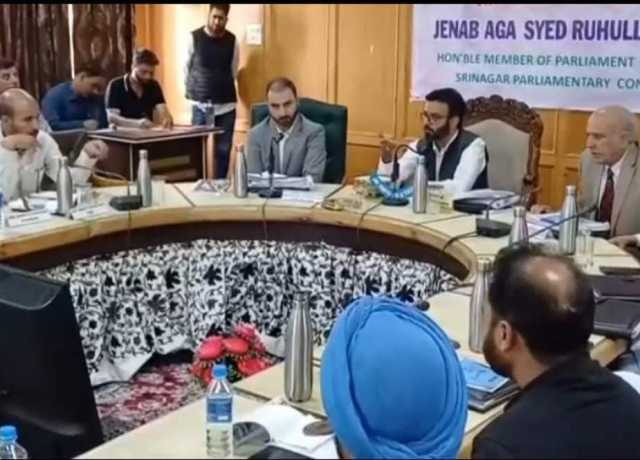 کشمیر کے سرکاری ملازمین کی برطرفی کا اختیار کس کے پاس ہے، آغا سید روح اللہ موسوی