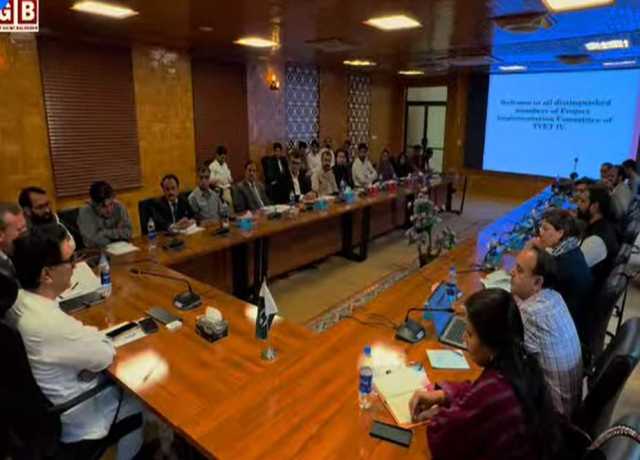 گلگت، ڈونرز کے تعاون سے چلنے والے تعلیمی منصوبوں پر پیشرفت سے متعلق اجلاس