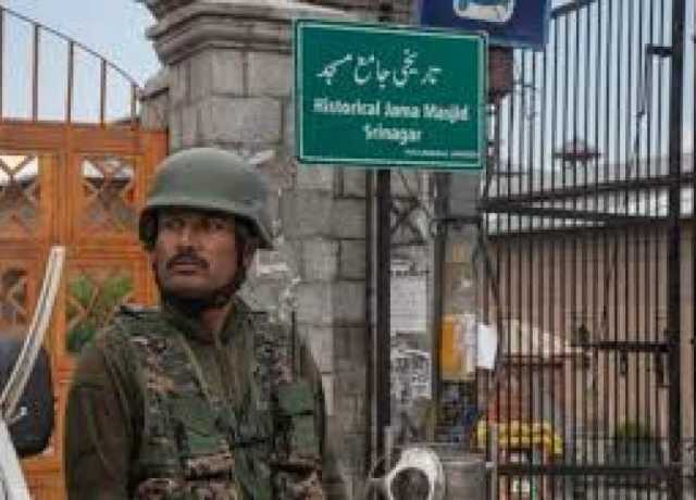 مودی انتظامیہ نے کشمیری مسلمانوں کو تاریخی جامع مسجد اور عید گاہ میں نماز عید سے روک دیا