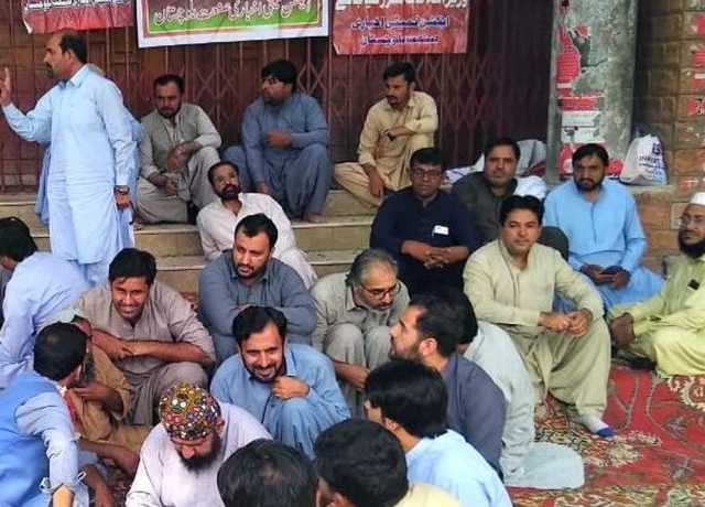 کوئٹہ، بلوچستان کے اخباری صنعت سے وابستہ افراد کا احتجاج عید کے دوران بھی جاری