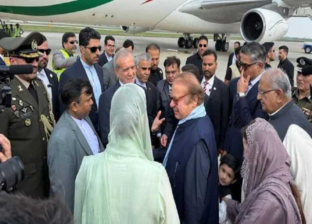 ایرانی صدر کا دورہ لاہور، مزار اقبال پر حاضری، فاتحہ خوانی کی