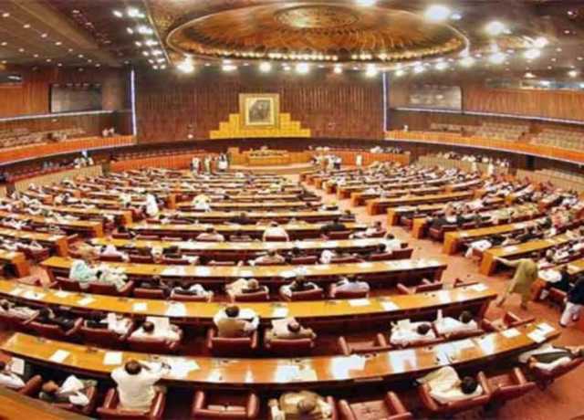 قومی اسمبلی کا اجلاس پیر کو شام 5 بجے طلب، 32 نکاتی ایجنڈا جاری