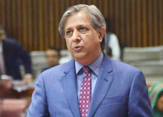دوریاں اتنی بڑھ گئیں، سیاستدان ملنے سے گریزاں ہیں، اعظم نذیر تارڑ