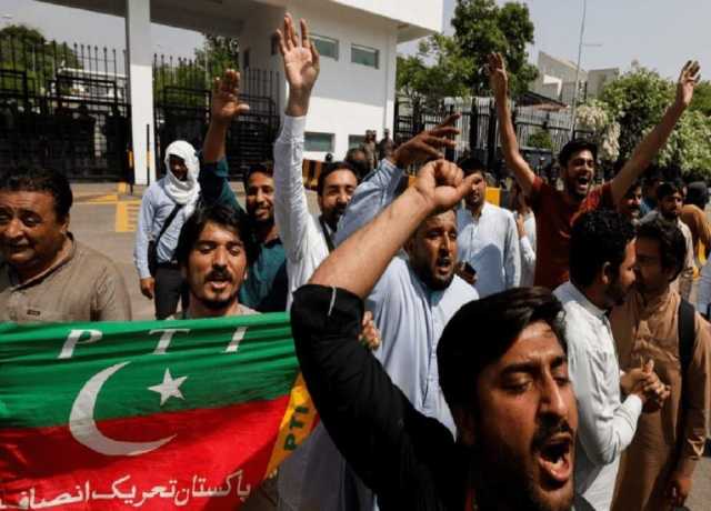 پی ٹی آئی رہنماوں اور کارکنوں کیخلاف کریک ڈاون، 400 سے زائد گرفتار