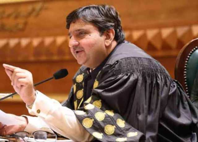 احتجاج کی آڑ میں گھروں، بینکوں کو جلانا، سڑکیں بند کرنا قابلِ مذمت، ملک محمد احمد خاں