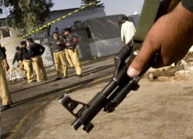 ڈی سی وزیرستان کی گاڑی پر حملہ، دو اہلکار زخمی