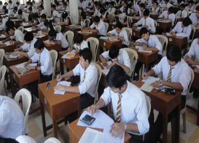 پنجاب میں روایتی بورڈ امتحان کی بجائے طلبہ کا اسیسمنٹ ٹیسٹ لینے کا فیصلہ