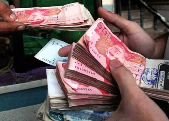 نان فائلرز کیلئے بینک سے رقوم نکلوانے پر عائد ٹیکس میں اضافے کا اطلاق کردیا گیا