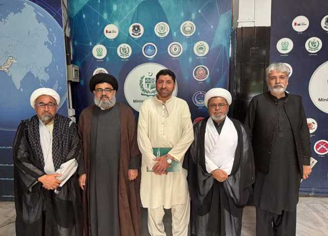 حکومت اور زائرین کمیٹی کے درمیان اہم اجلاس، زیارات مقدسہ کے مسائل کے حل پر اتفاق