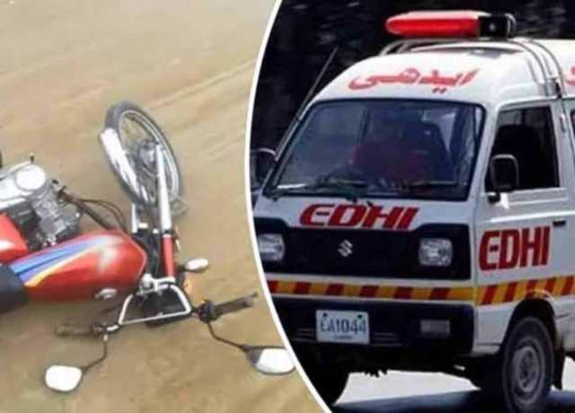 موٹر سائیکل سلپ ہونے سے حادثہ، گاڑی نے 2 افراد کچل دیئے