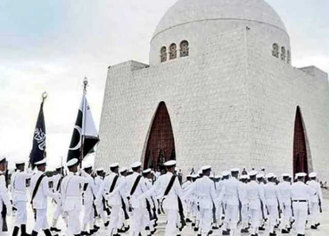کراچی میں مزار قائدؒ پر گارڈز تبدیلی کی پُروقار تقریب، نیول کیڈٹس نے ذمہ داری سنبھال لی