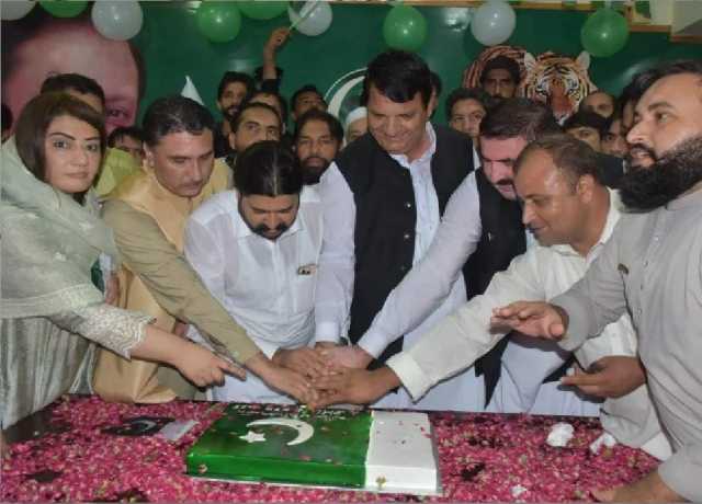 چند لوگ 14 اگست کو ذاتی یا سیاسی ایجنڈوں سے جوڑ کر تقسیم پیدا کرنے کی کوشش کر رہے ہیں، امیر مقام