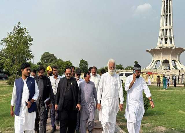 تحریک منہاج القرآن کے رہنمائوں کا مینار پاکستان کا دورہ
