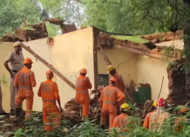 نئی دہلی میں نظام الدین درگاہ حادثہ، چھت گرنے سے چھ لوگوں کی موت