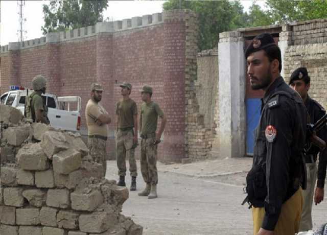 بنوں، سکیورٹی فورسز نے چیک پوسٹوں پر دہشتگردوں کا حملہ ناکام بنادیا
